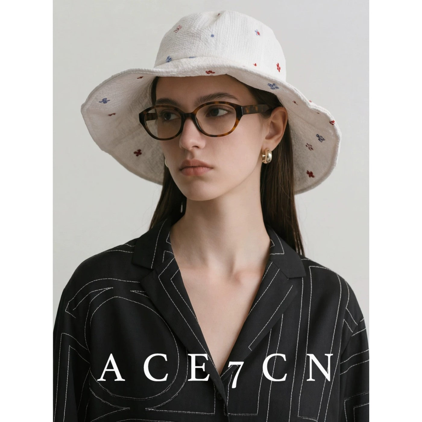 Korean New Pom White Bucket Hat Bucket
