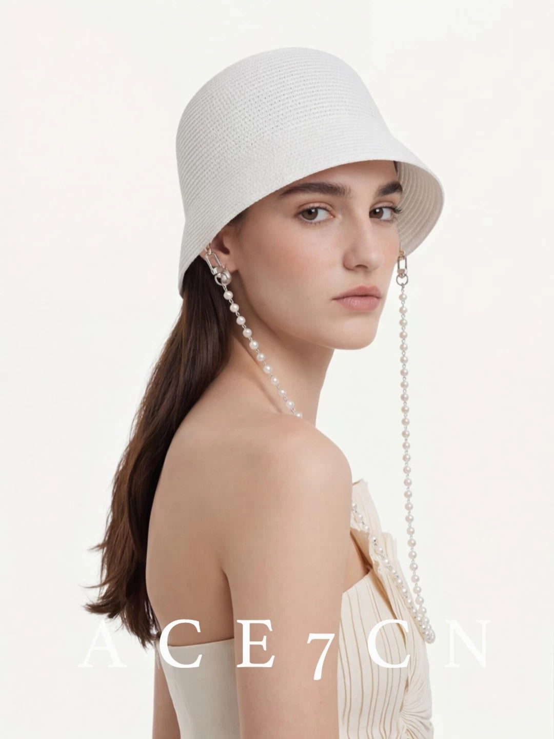 Italian Niche Light-Luxury Chain Lampshade Bucket Hat