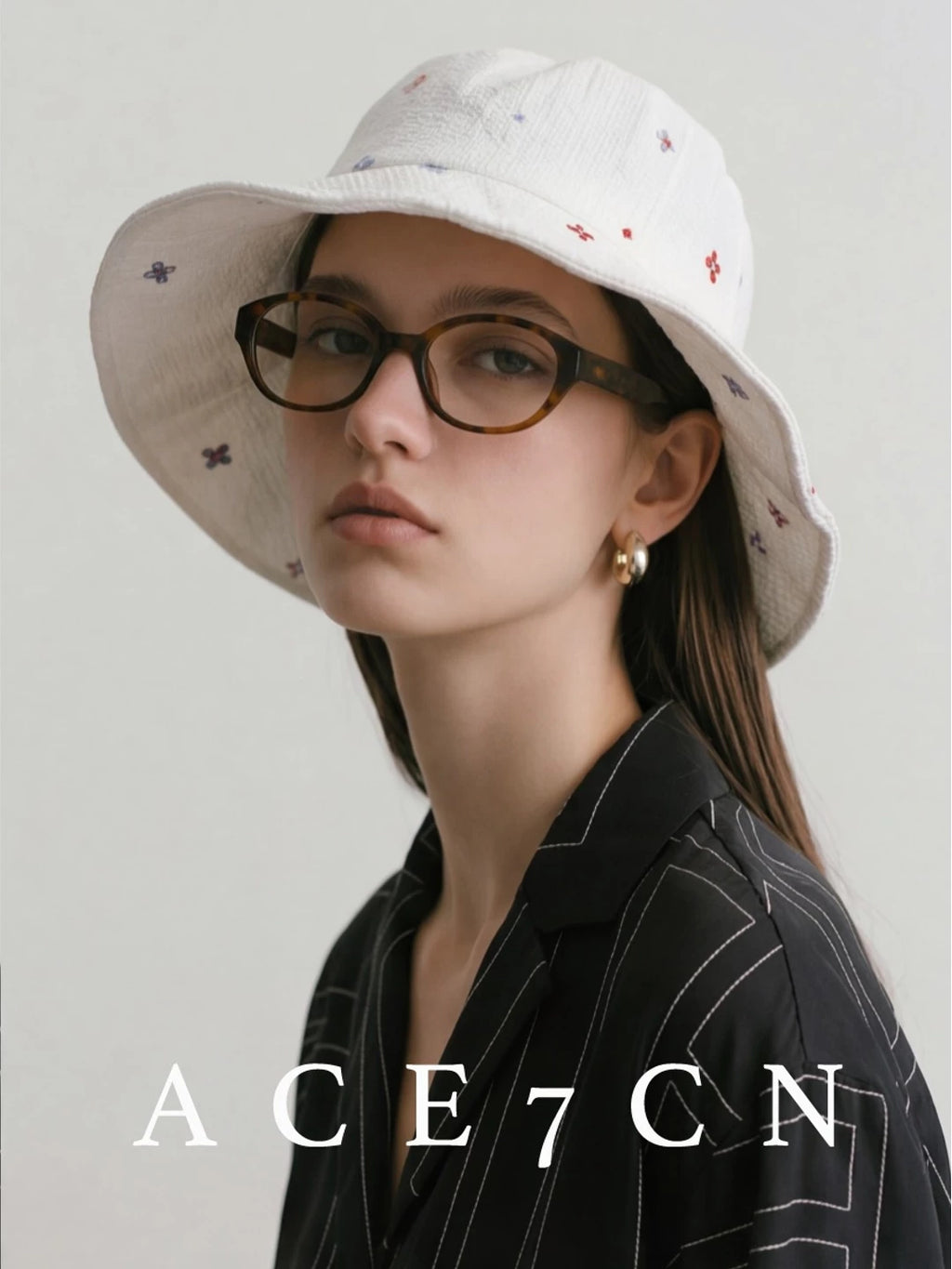 Korean New Pom White Bucket Hat Bucket