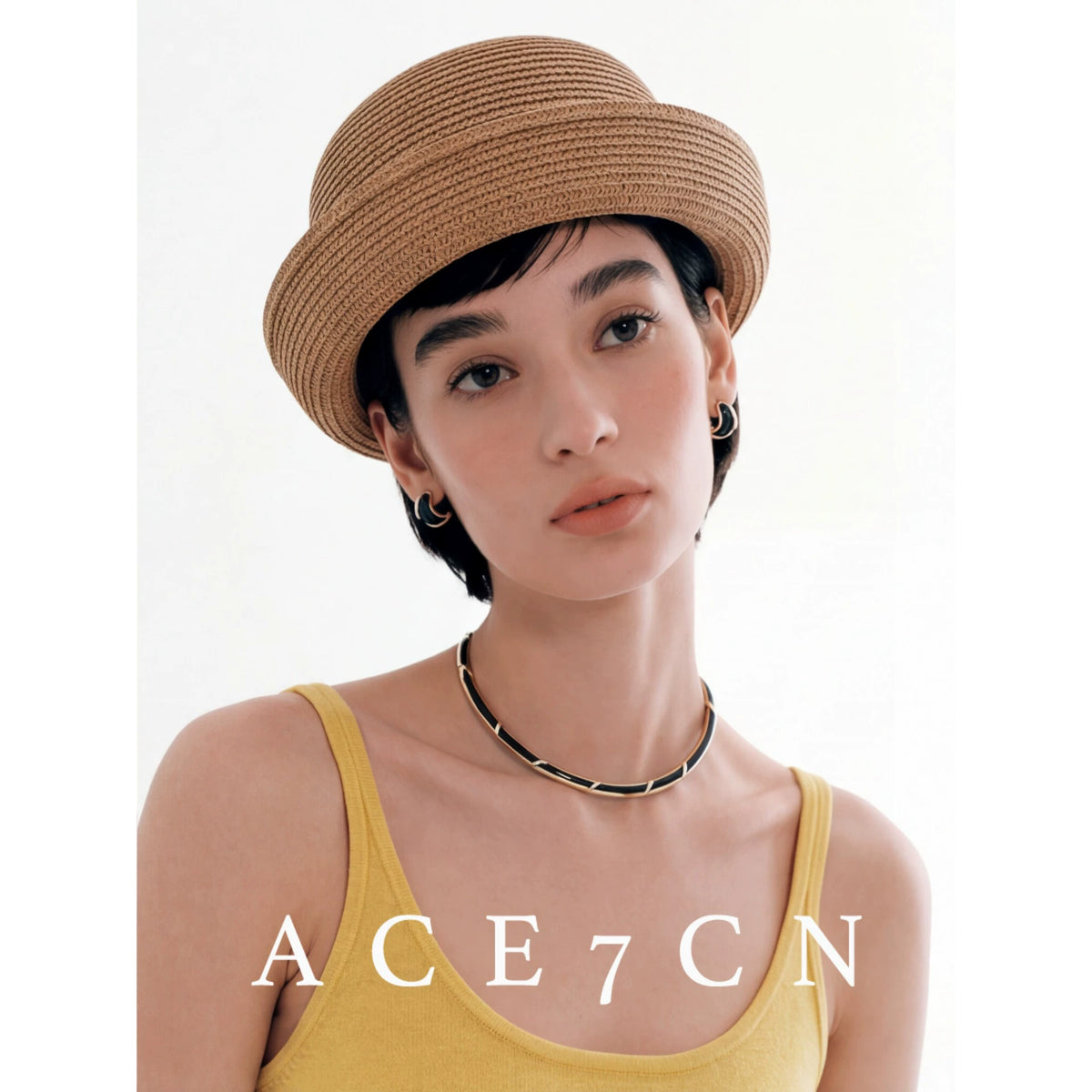 British Vintage Straw-Woven Pillbox Hat Round-Top pillbox