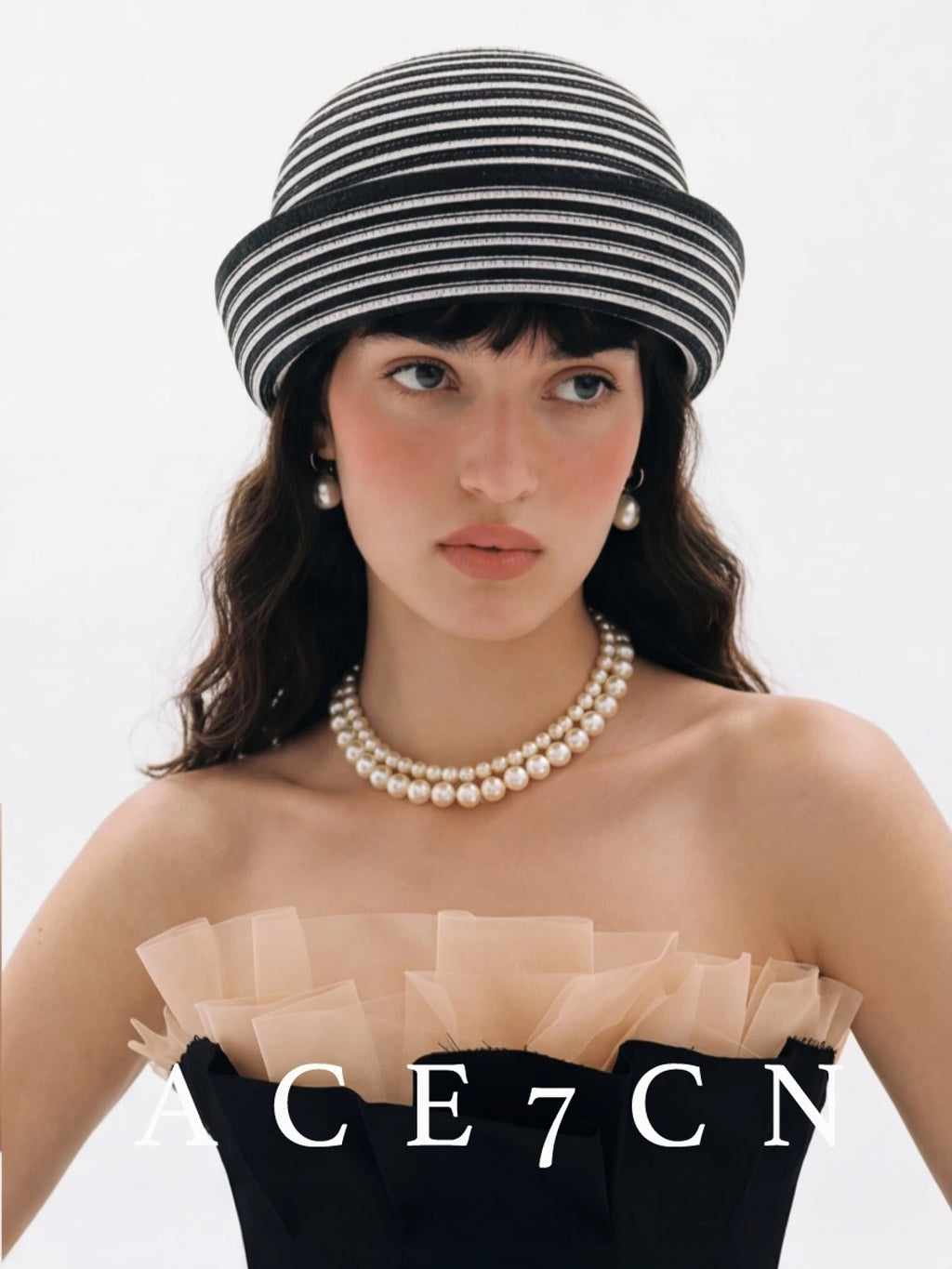 British Vintage Straw-Woven Pillbox Hat Round-Top pillbox