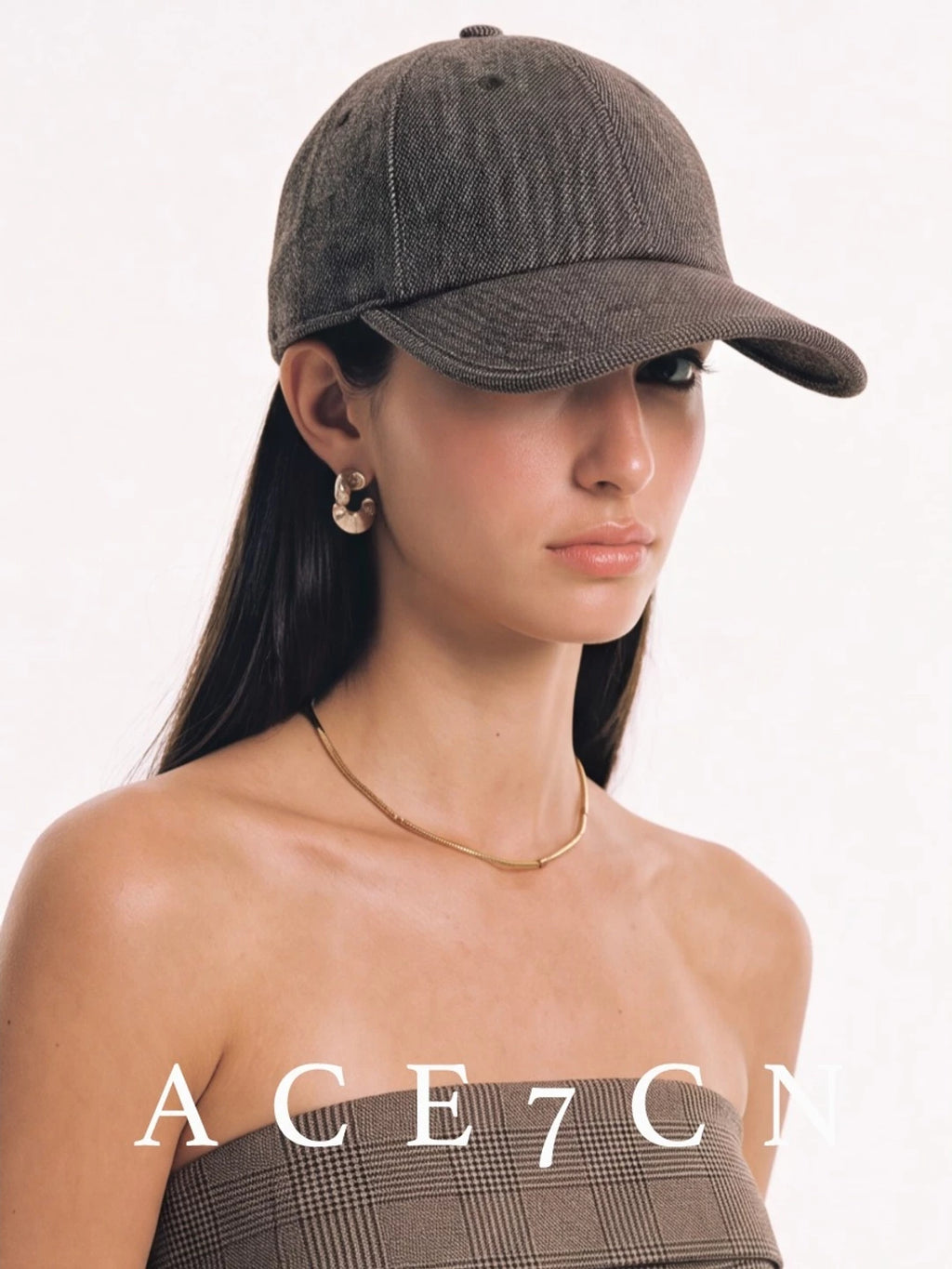 British Old-Money Vintage Riding Hat Urban Minimalist