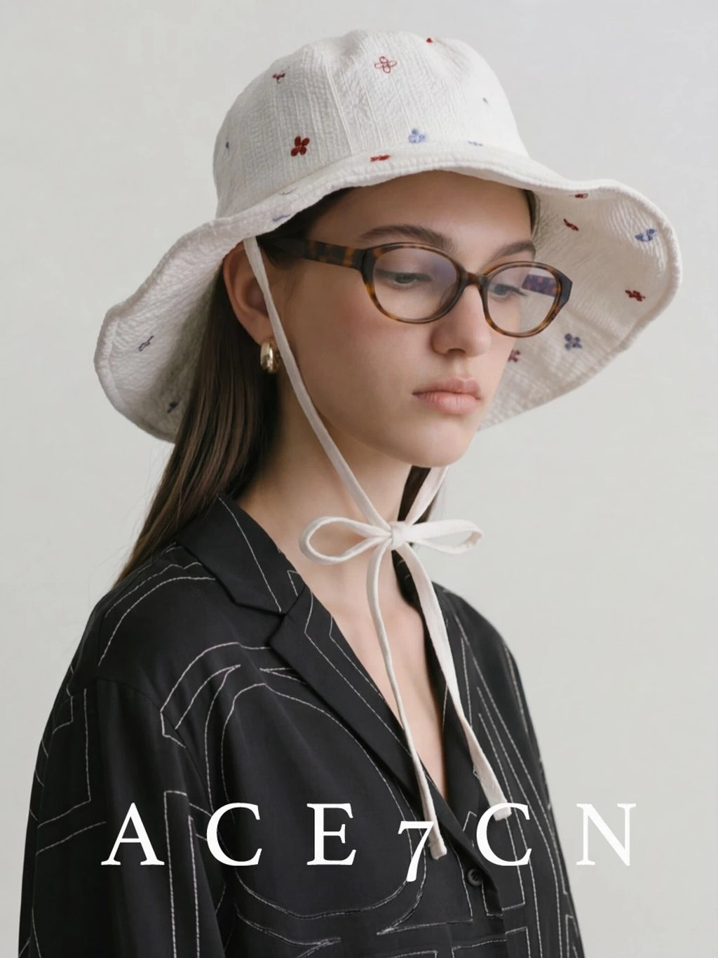 Korean New Pom White Bucket Hat Bucket