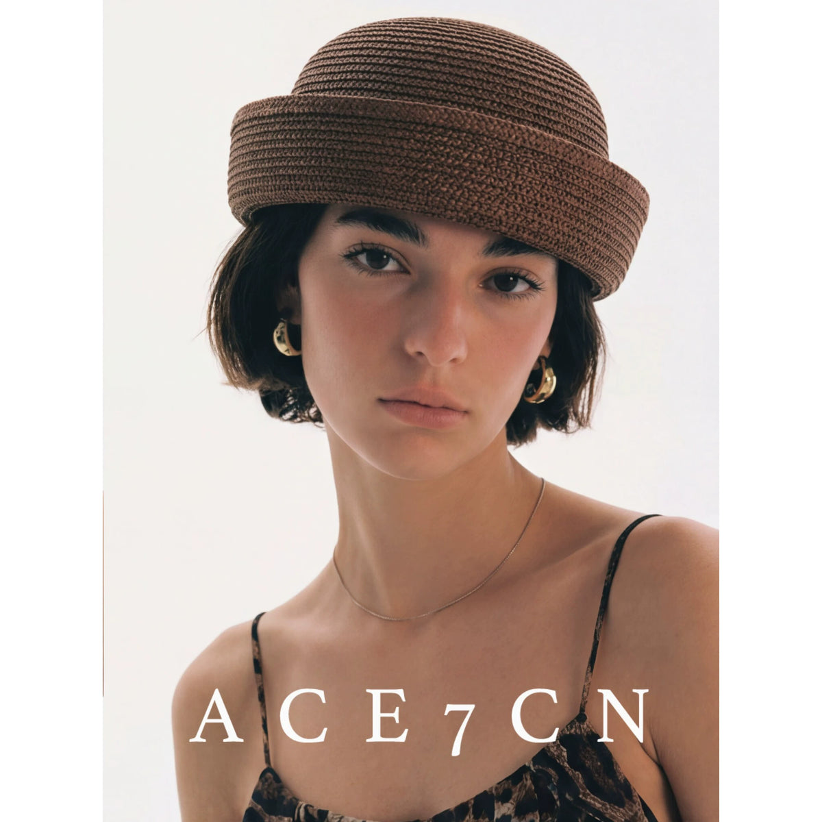 British Vintage Straw-Woven Pillbox Hat Round-Top pillbox