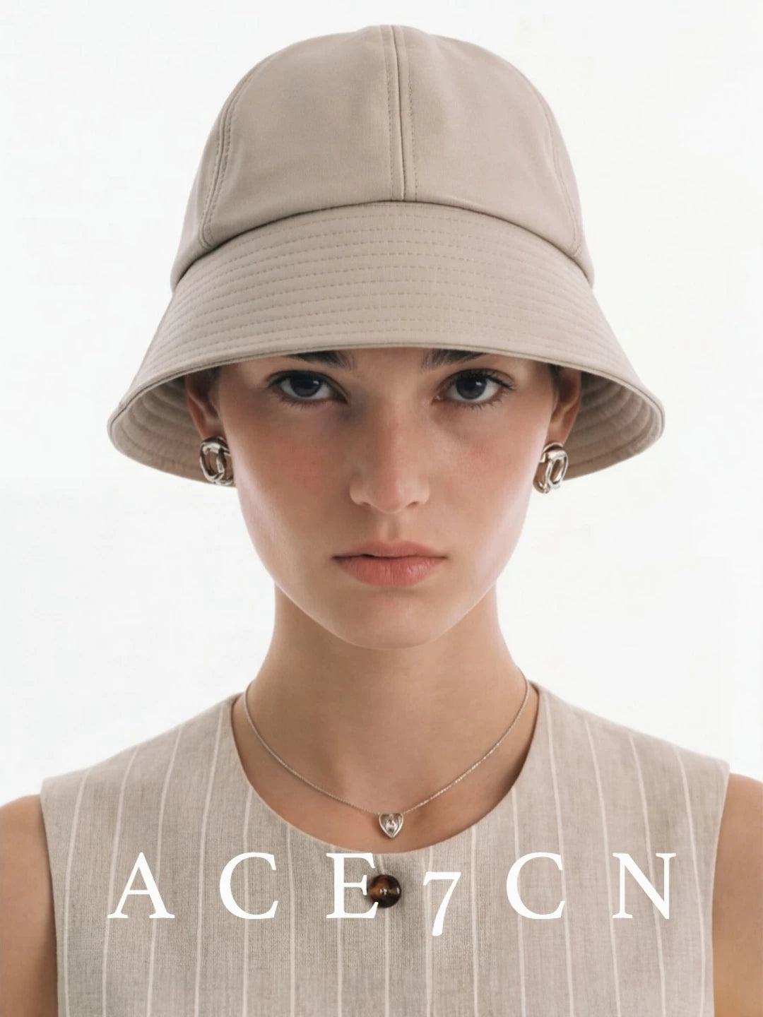 British Chic Minimalist Bucket Hat Round-Top Cloche